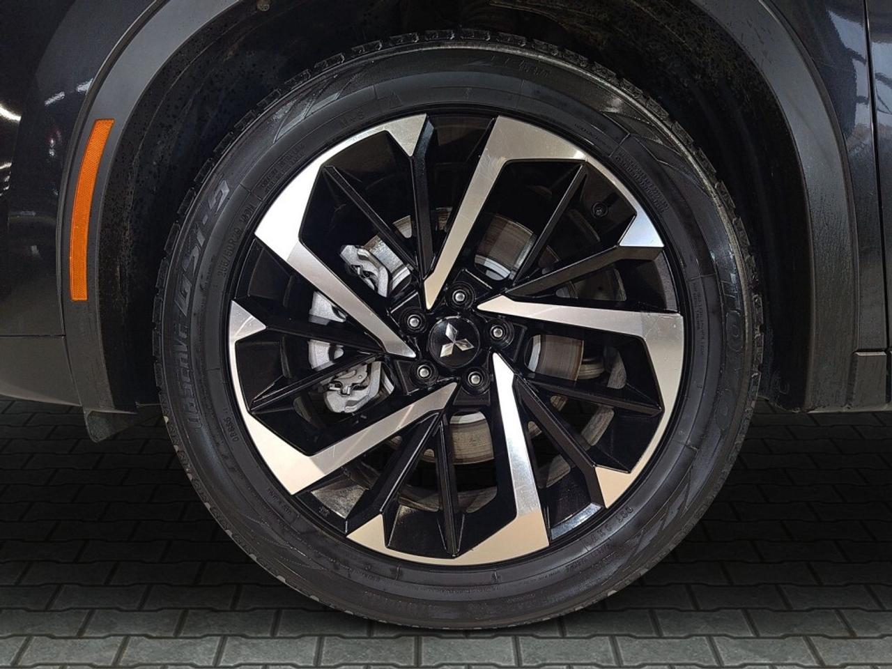 2023 Mitsubishi Outlander PHEV PHEV SEL AWD   Plug-In Hybrid   7 Passenger   Leat Photo