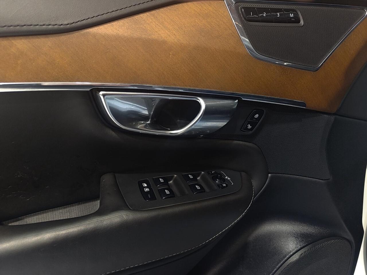 2016 Volvo XC90 T6 Inscription 7 Seater AWD/Clean Carfax/ Exceptio Photo