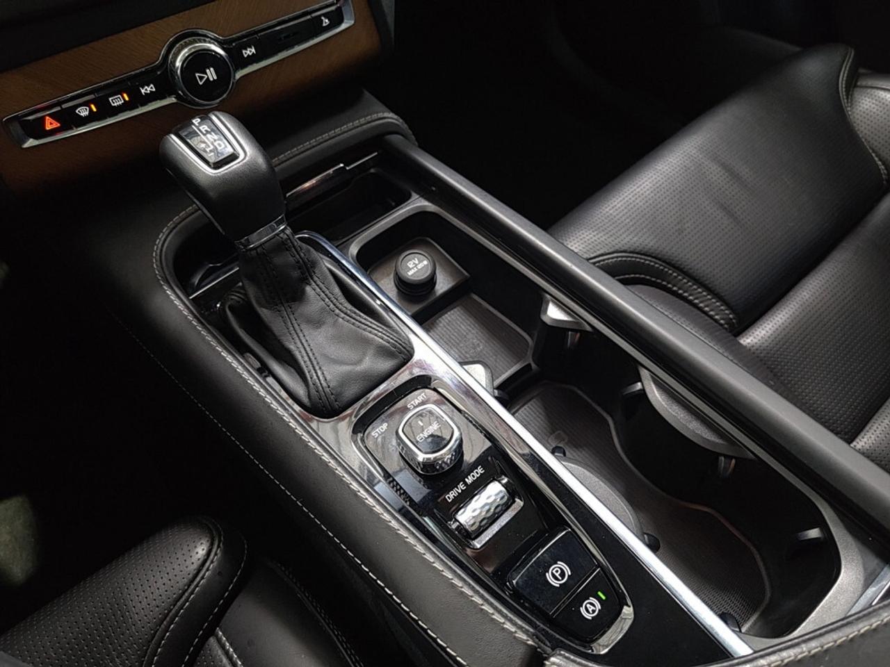 2016 Volvo XC90 T6 Inscription 7 Seater AWD/Clean Carfax/ Exceptio Photo