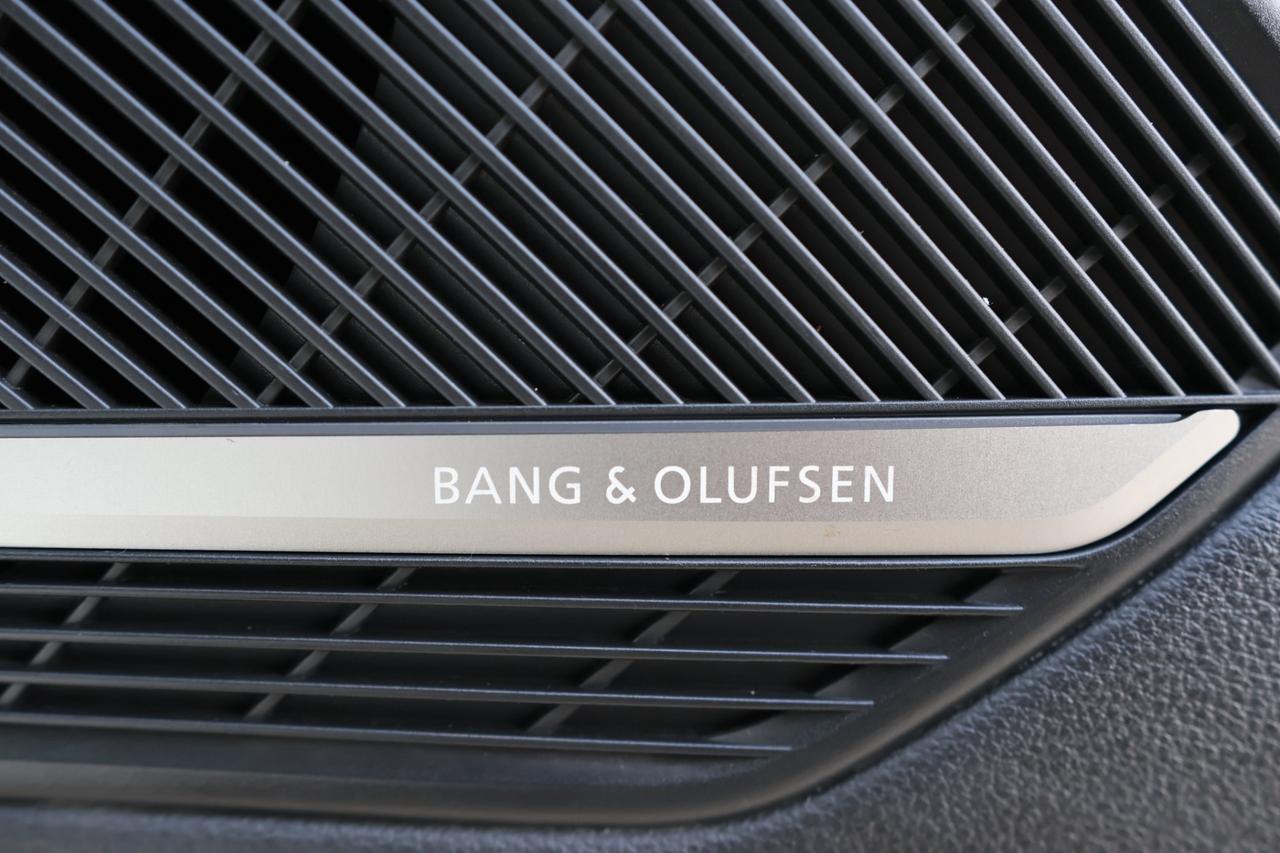 2018 Audi A4 TECHNIK-S LINE-AWD/NAV/360CAM/BLIS/P SNSR/PSEAT/H Photo