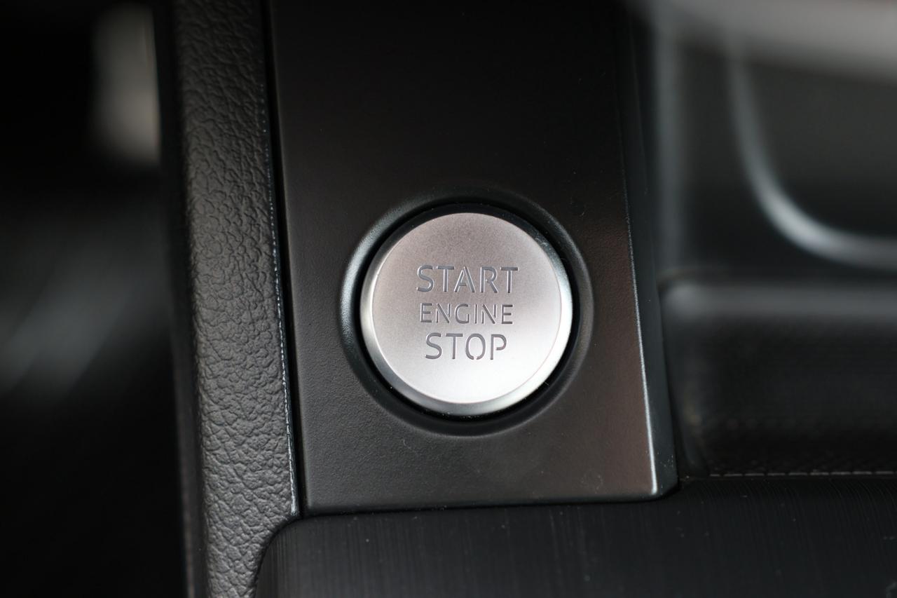 2018 Audi A4 TECHNIK-S LINE-AWD/NAV/360CAM/BLIS/P SNSR/PSEAT/H Photo