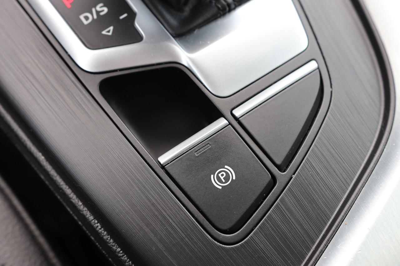 2018 Audi A4 TECHNIK-S LINE-AWD/NAV/360CAM/BLIS/P SNSR/PSEAT/H Photo