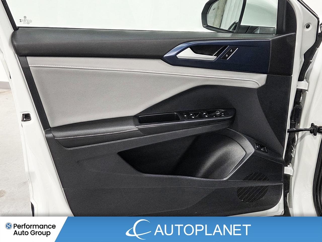 2024 Volkswagen Taos Comfortline FWD, Apple CarPlay, Panoramic Sunroof Photo