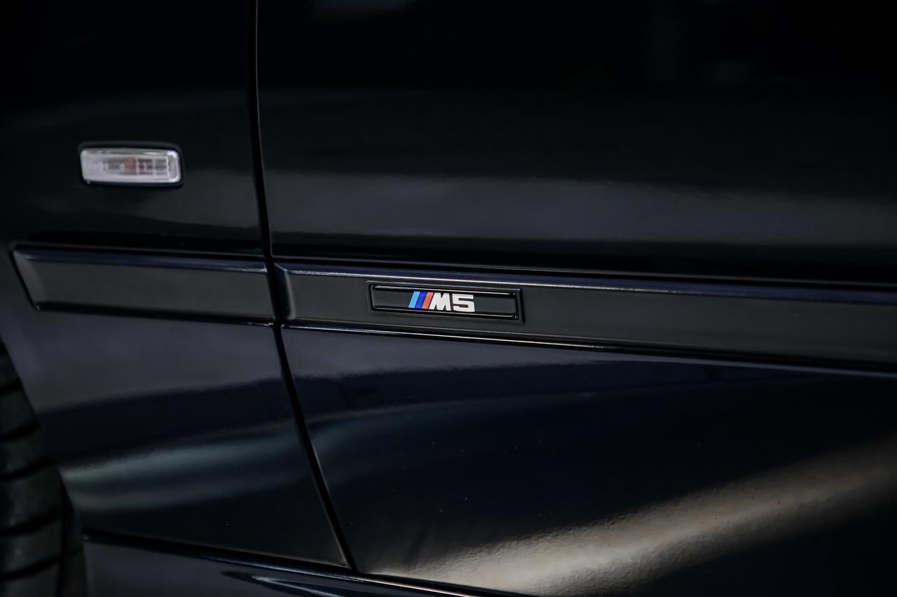 2000 BMW 5 Series M5 SEDAN V8 MANUAL CARAMELINT NOACIDNT CANADIANCAR Photo