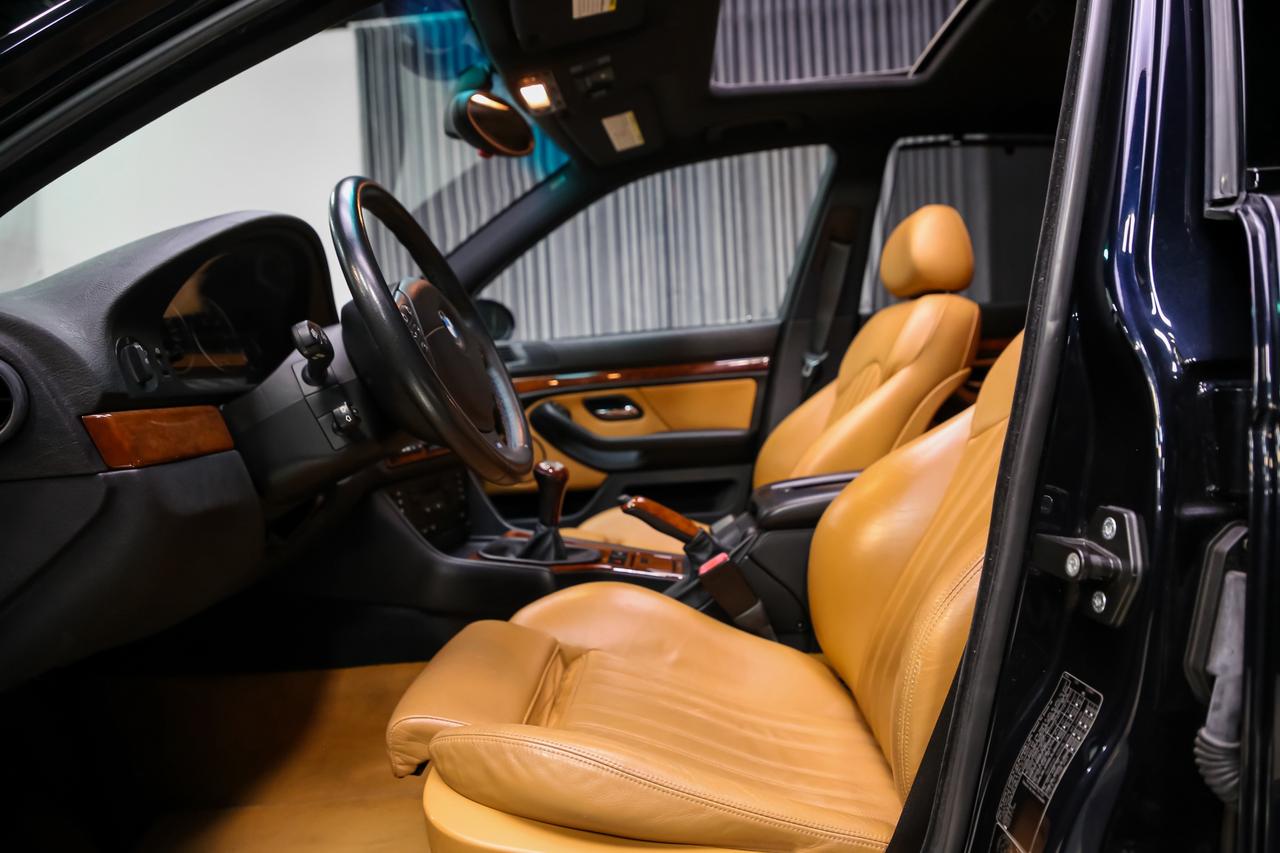 2000 BMW 5 Series M5 SEDAN V8 MANUAL CARAMELINT NOACIDNT CANADIANCAR Photo
