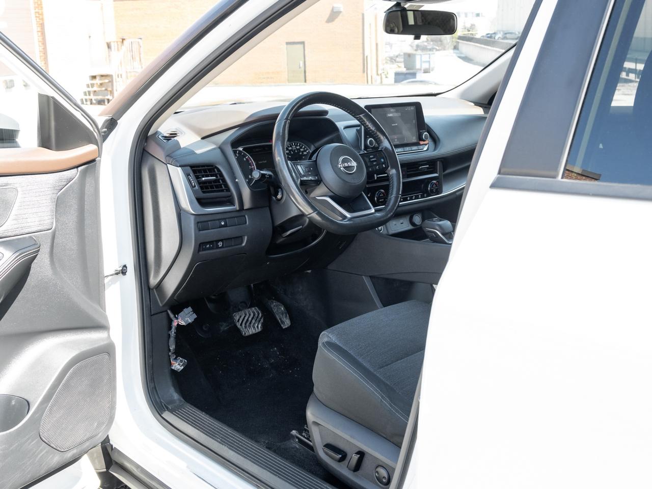 2023 Nissan Rogue AWD SV Moonroof, Camera, Leather Photo