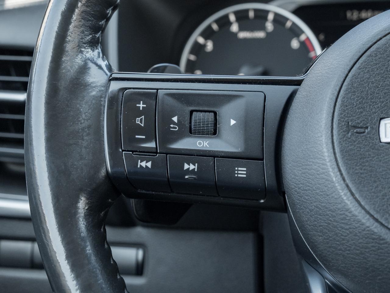 2023 Nissan Rogue AWD SV Moonroof, Camera, Leather Photo