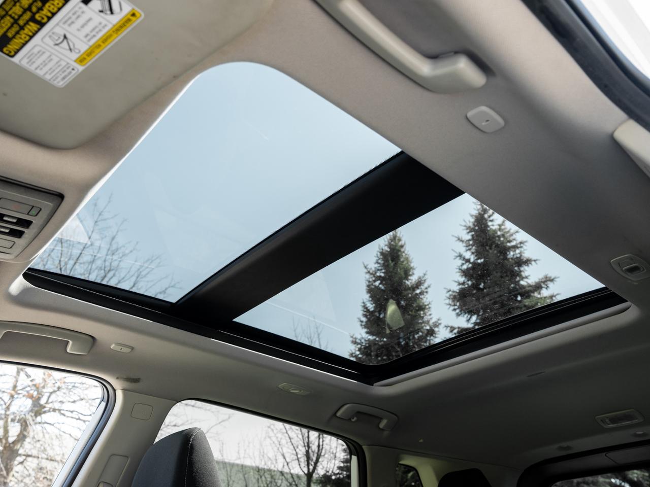 2023 Nissan Rogue AWD SV Moonroof, Camera, Leather Photo