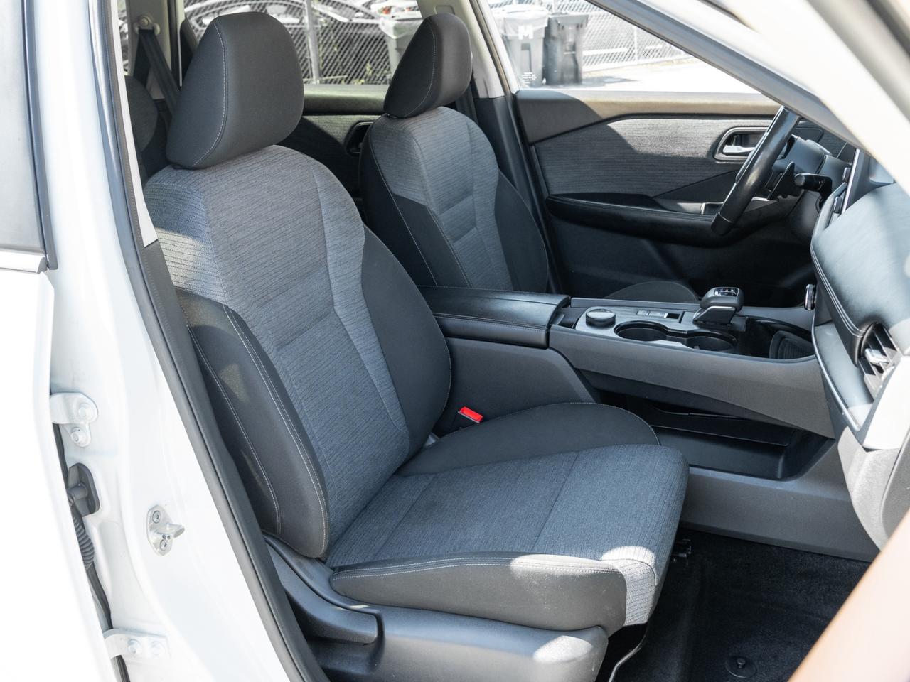 2023 Nissan Rogue AWD SV Moonroof, Camera, Leather Photo