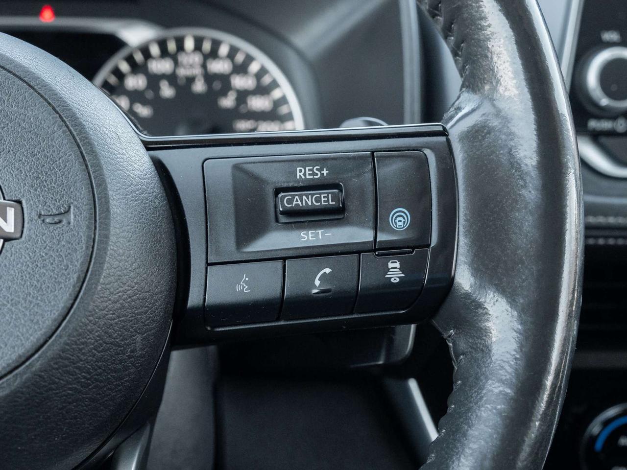 2023 Nissan Rogue AWD SV Moonroof, Camera, Leather Photo