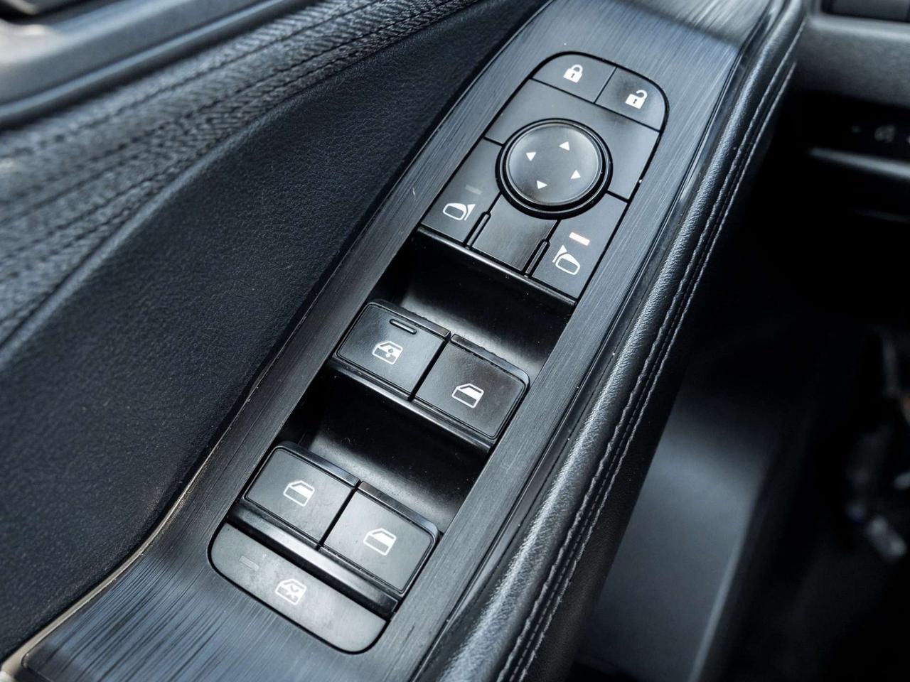 2023 Nissan Rogue AWD SV Moonroof, Camera, Leather Photo