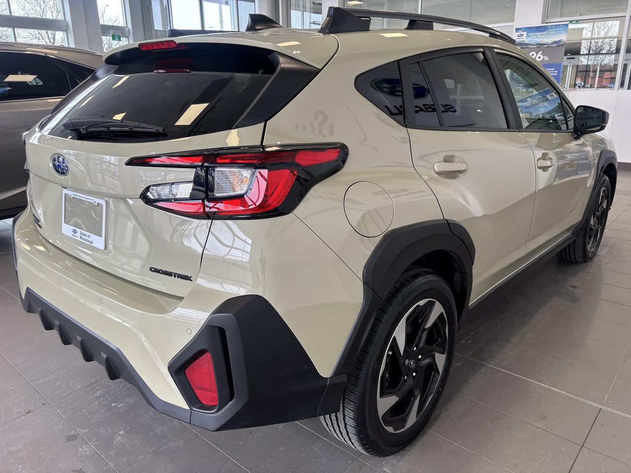 2026 Subaru Crosstrek ALMOST NEW  LIMITED AWD  1OWNER CLEAN CARFAX  NAV Photo4