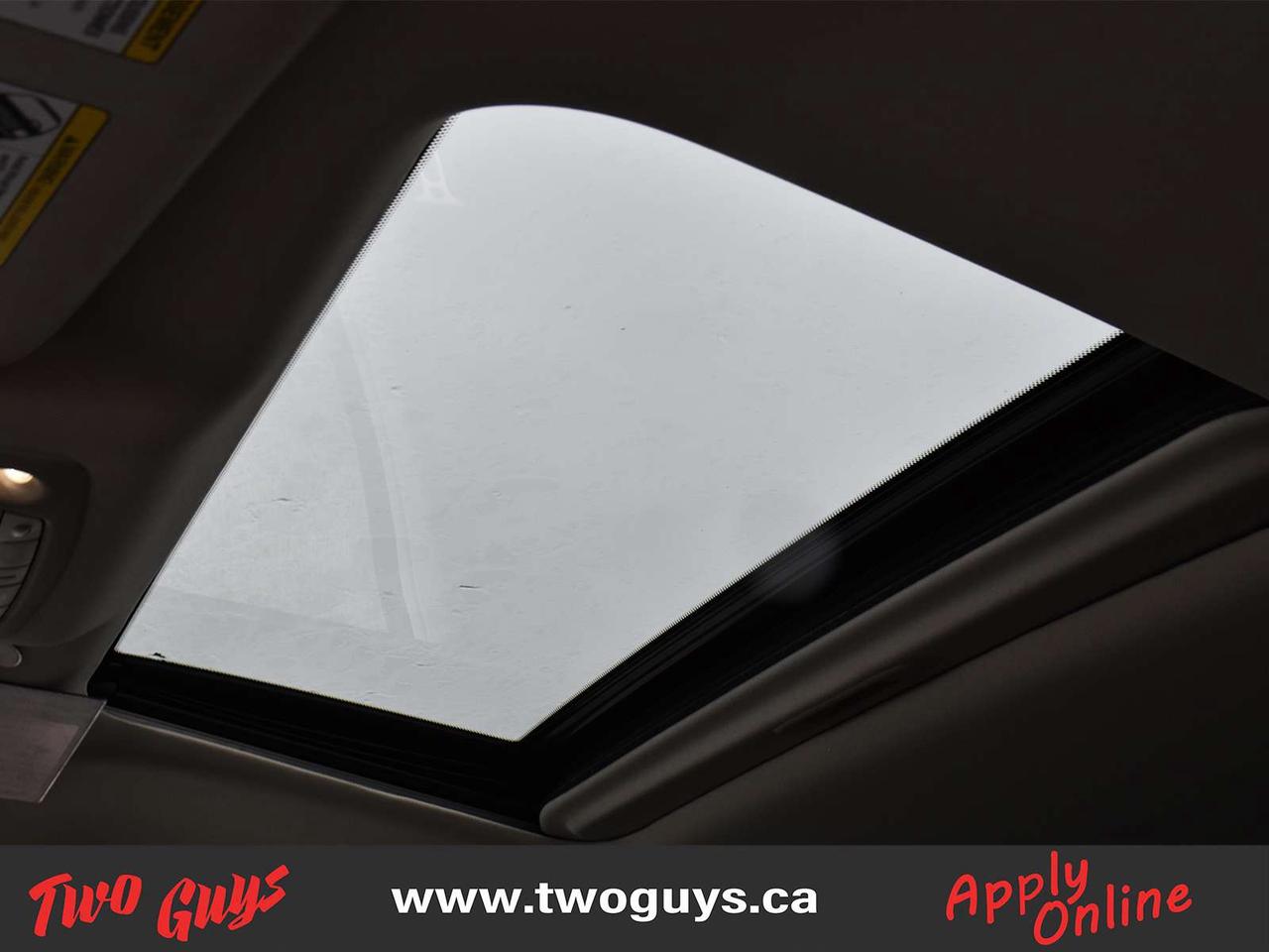 2024 Nissan Armada Platinum 5.6L 4WD   Leather   Sunroof   Nav   7 Pa Photo