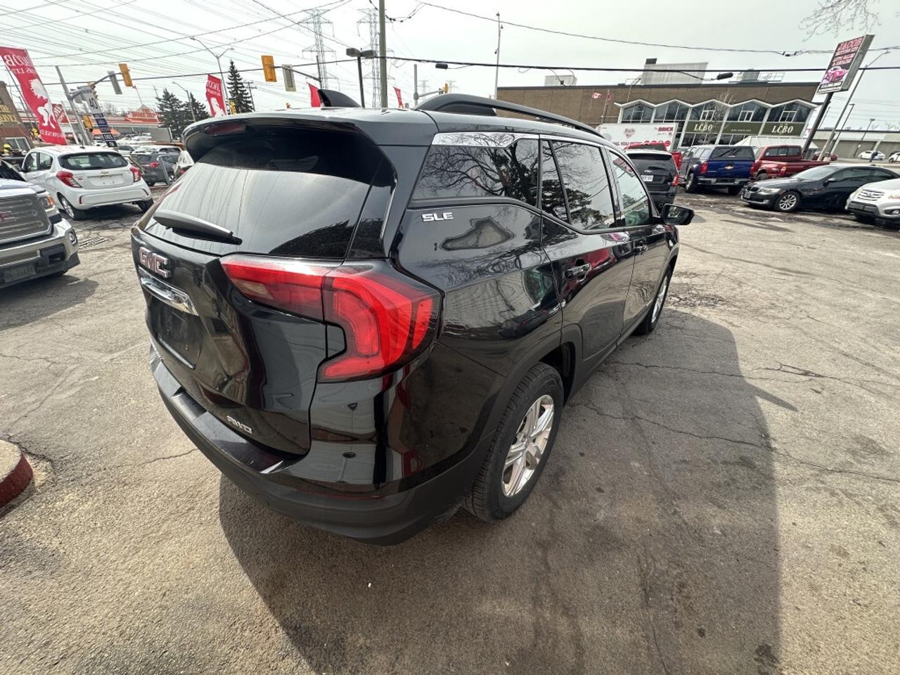 2019 GMC Terrain AWD 4DR SLE Photo3