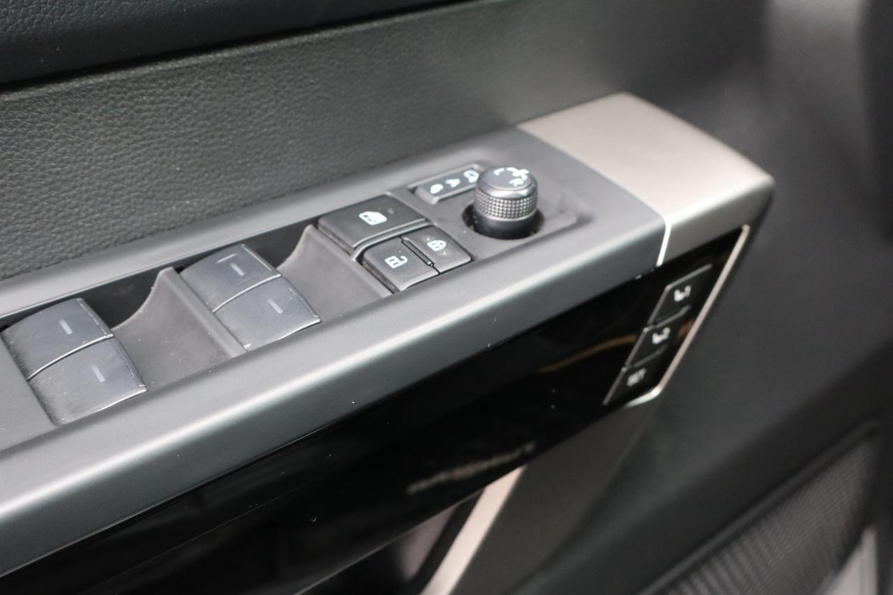 2024 Toyota Tundra Limited CrewMax 4WD   No Accident   Clean Carfax Photo