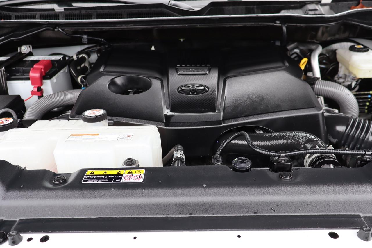 2024 Toyota Tundra Limited CrewMax 4WD   No Accident   Clean Carfax Photo