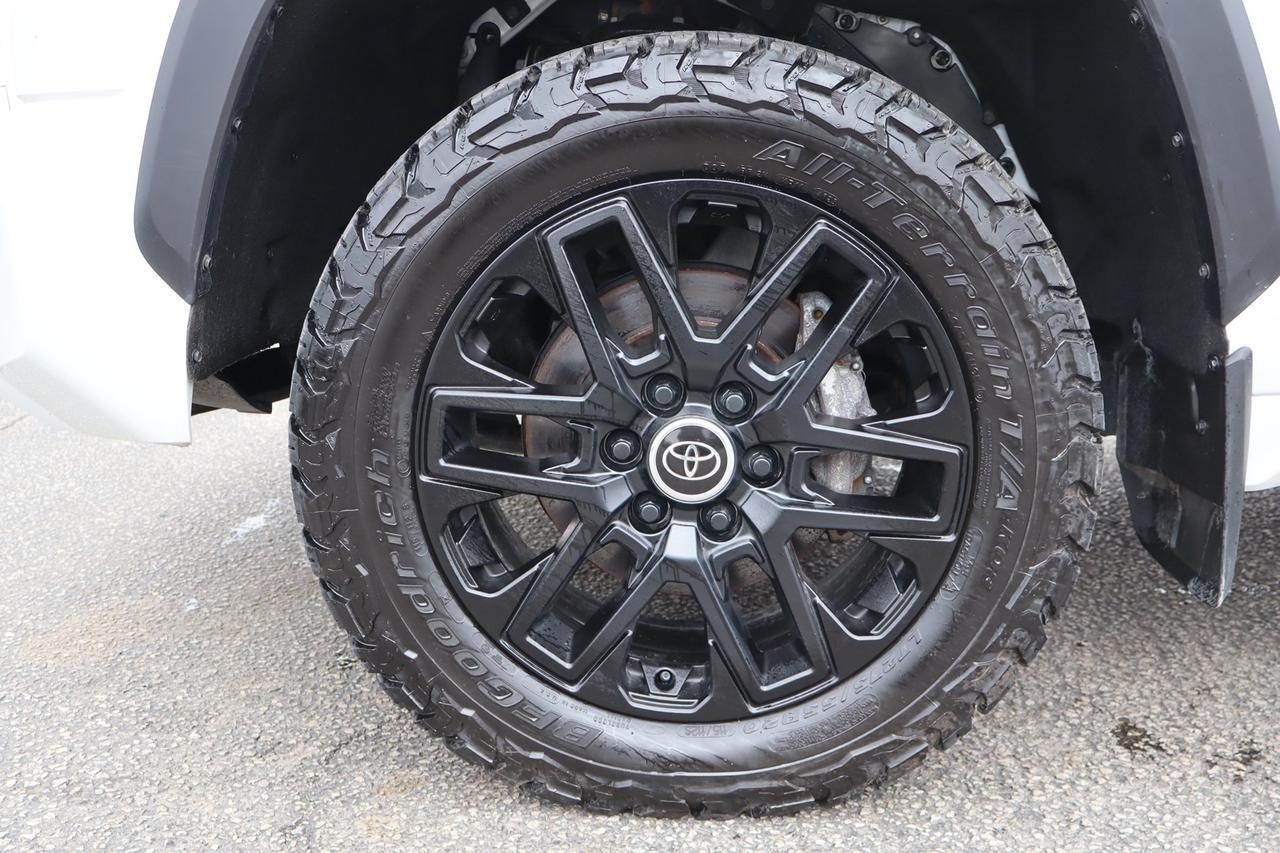 2024 Toyota Tundra Limited CrewMax 4WD   No Accident   Clean Carfax Photo