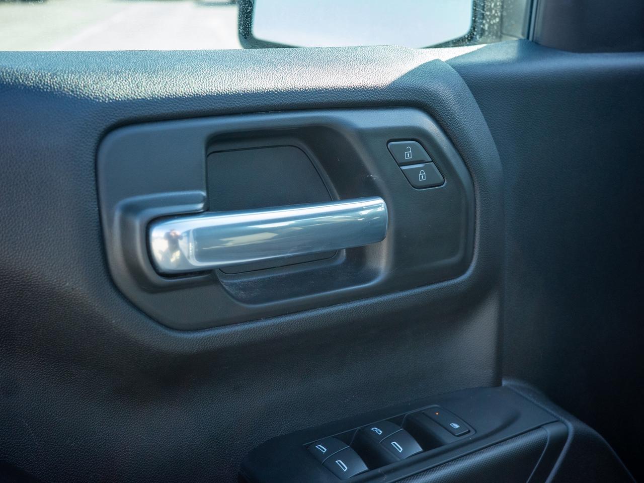 2025 GMC Sierra 1500 Pro - Wi-Fi Hotspot   Lane Assist Photo