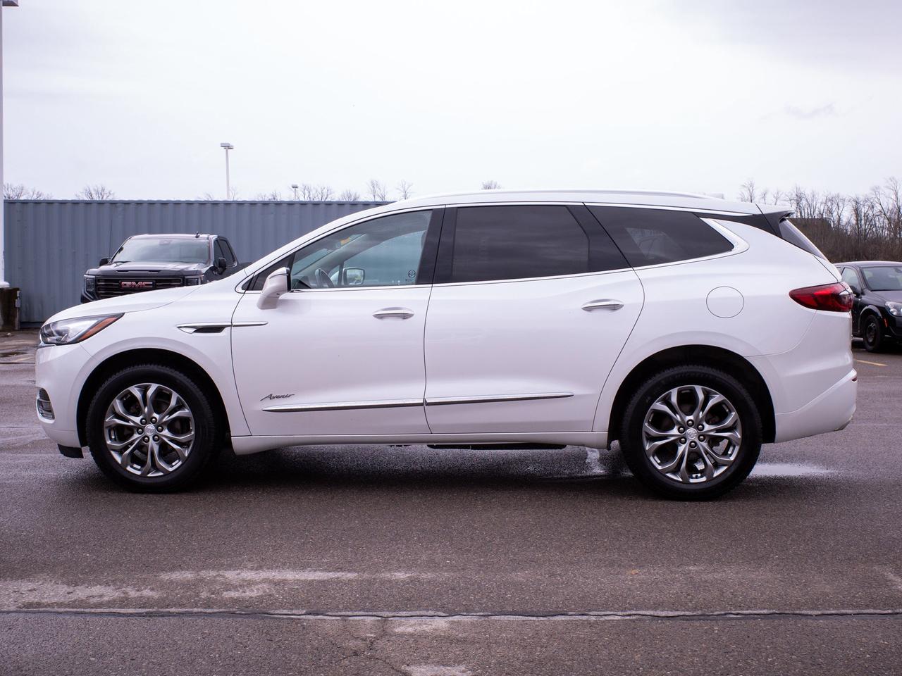 2021 Buick Enclave Avenir- Wireless Phone Charging Photo4