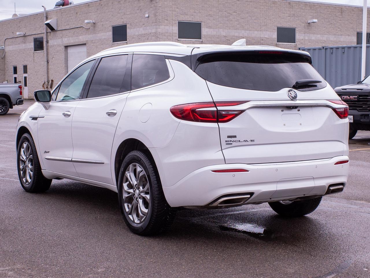 2021 Buick Enclave Avenir- Wireless Phone Charging Photo