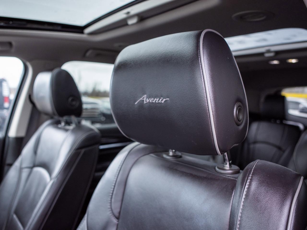 2021 Buick Enclave Avenir- Wireless Phone Charging Photo