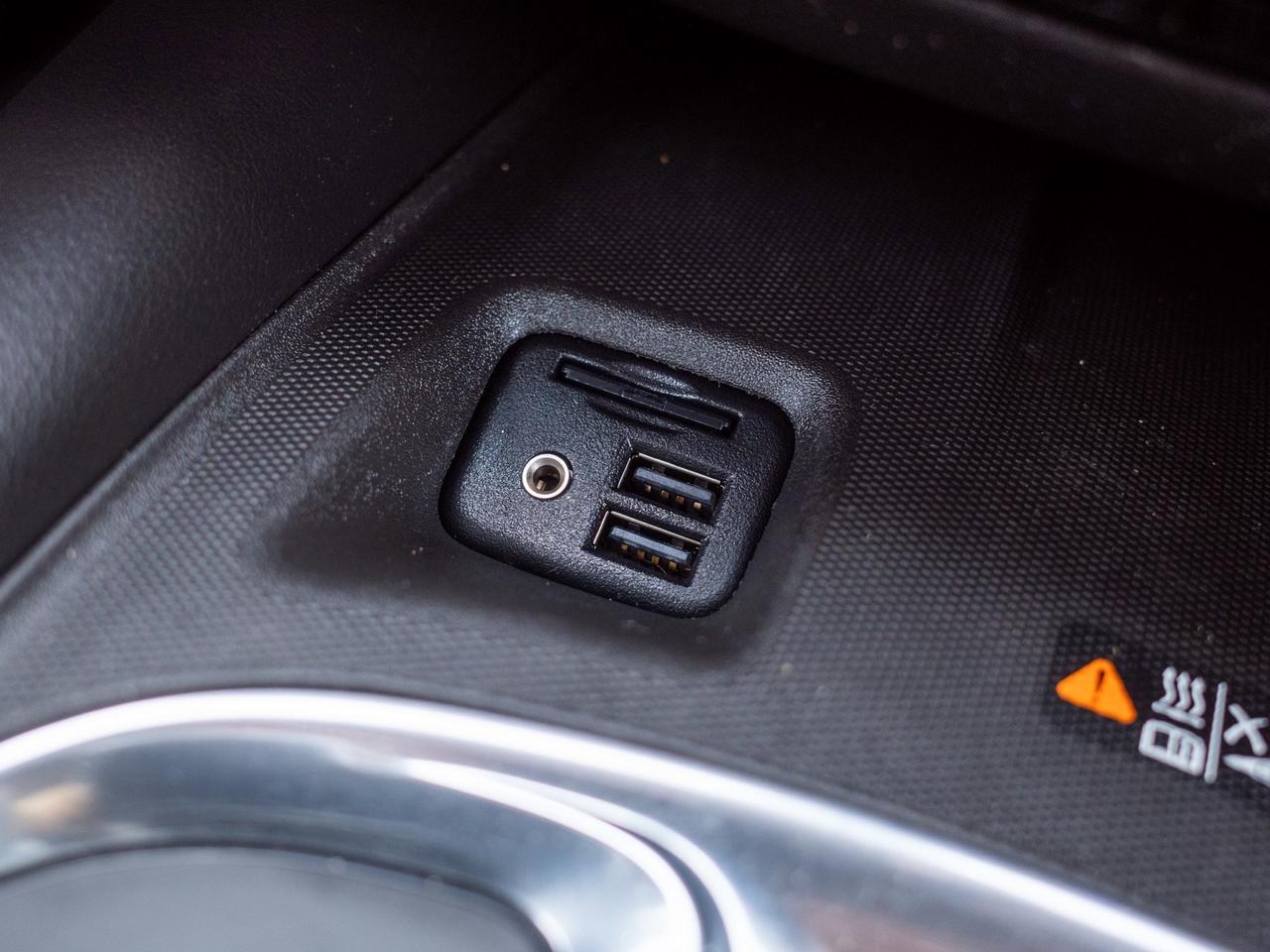 2021 Buick Enclave Avenir- Wireless Phone Charging Photo
