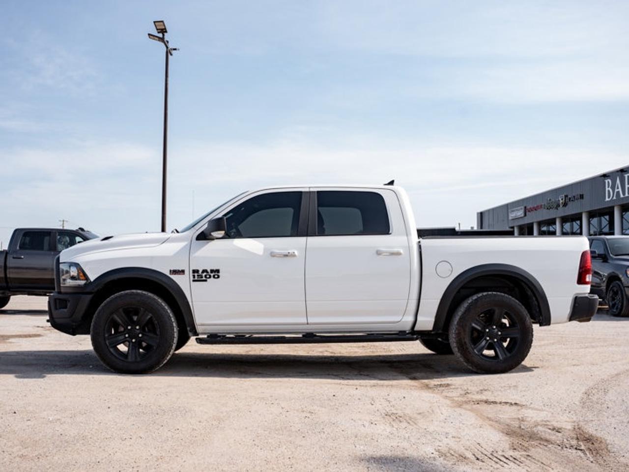 2022 RAM 1500 Classic WARLOCK Photo4