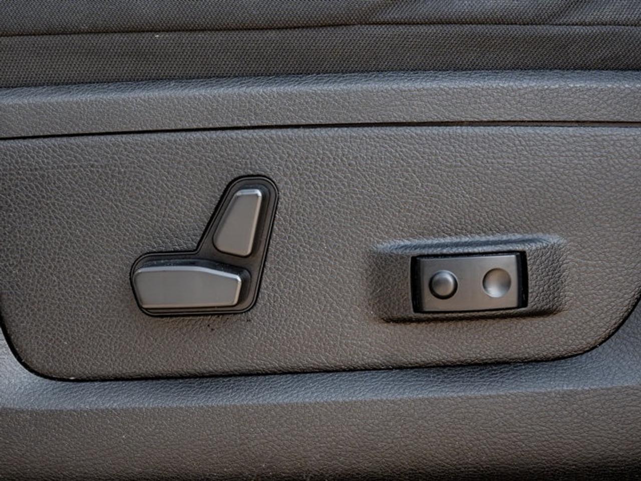 2022 RAM 1500 Classic WARLOCK Photo