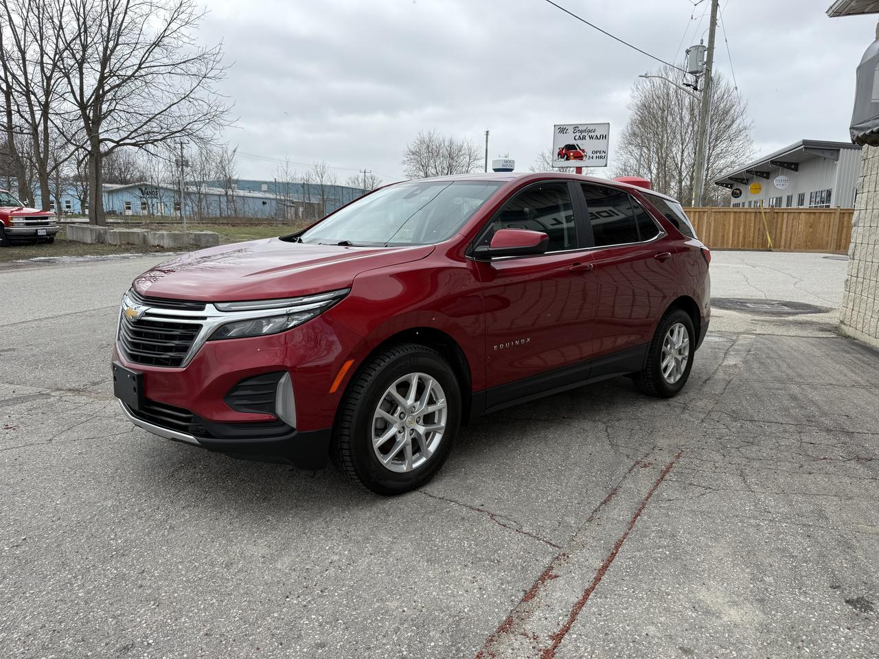 2023 Chevrolet Equinox LT Photo2