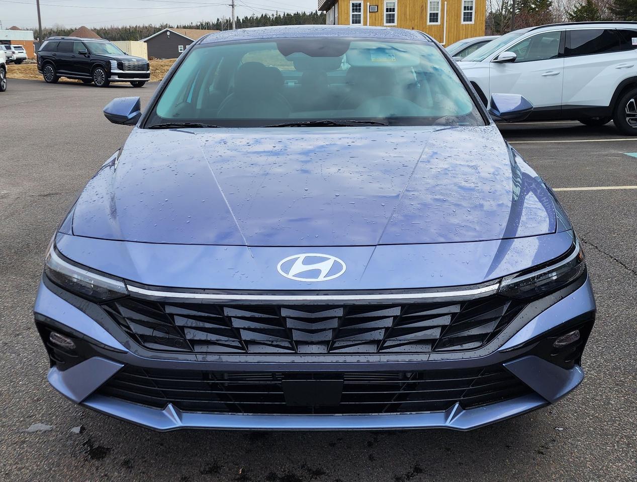 2026 Hyundai Elantra HEV Luxury Photo