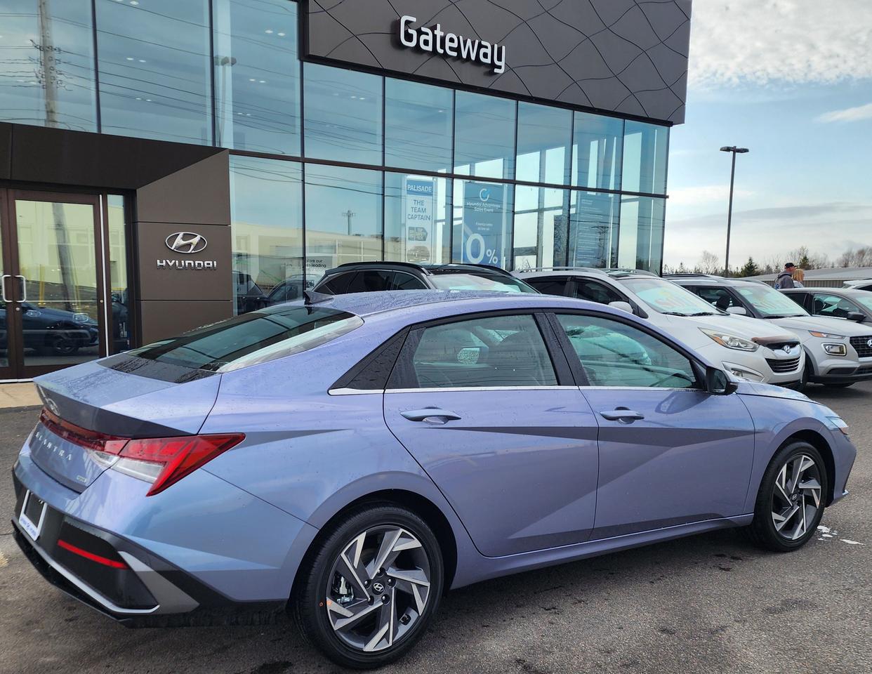 2026 Hyundai Elantra HEV Luxury Photo