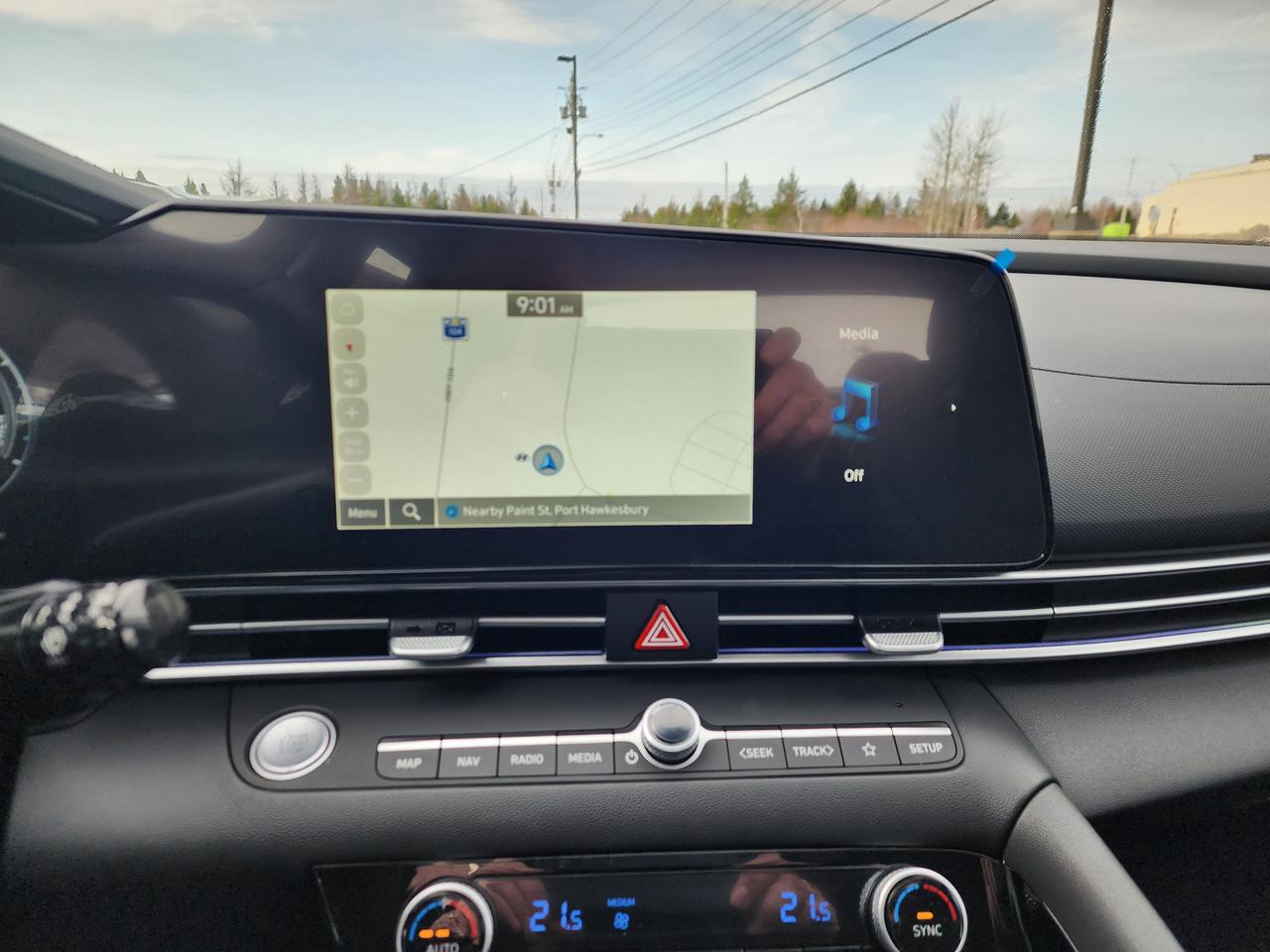 2026 Hyundai Elantra HEV Luxury Photo