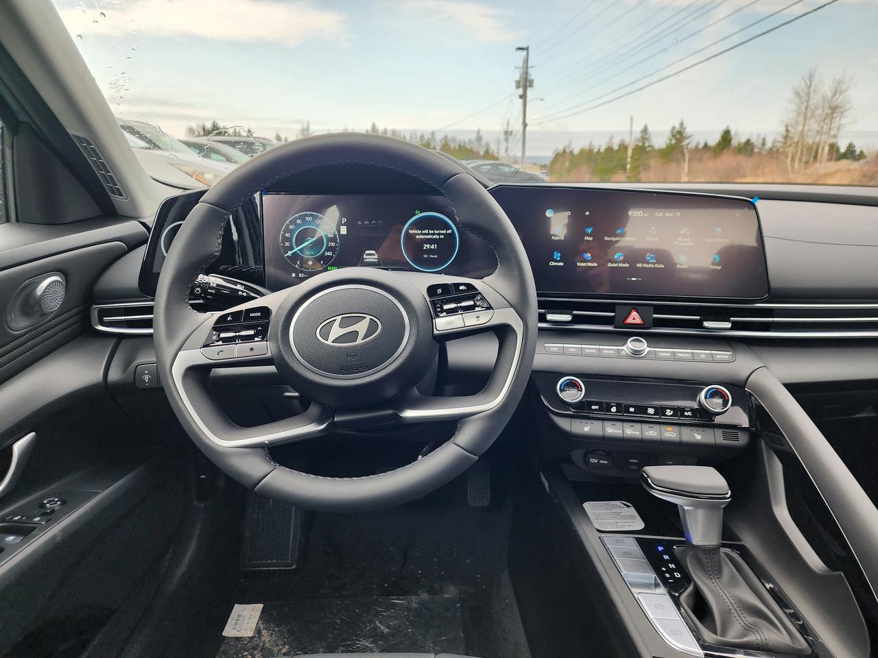2026 Hyundai Elantra HEV Luxury Photo