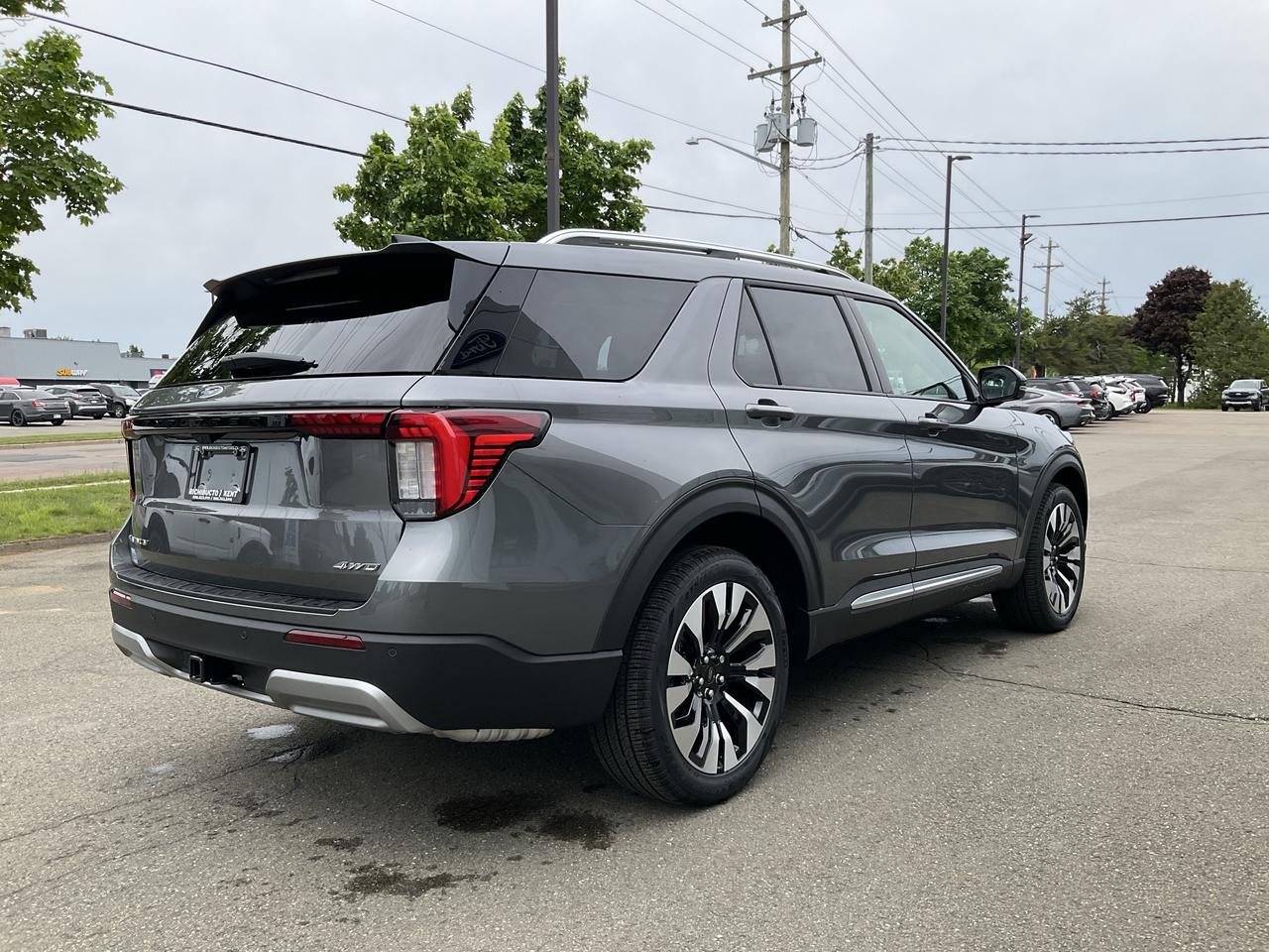 2026 Ford Explorer Platinum Photo4