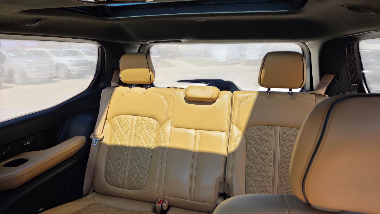 2022 Jeep Grand Wagoneer Series III Photo