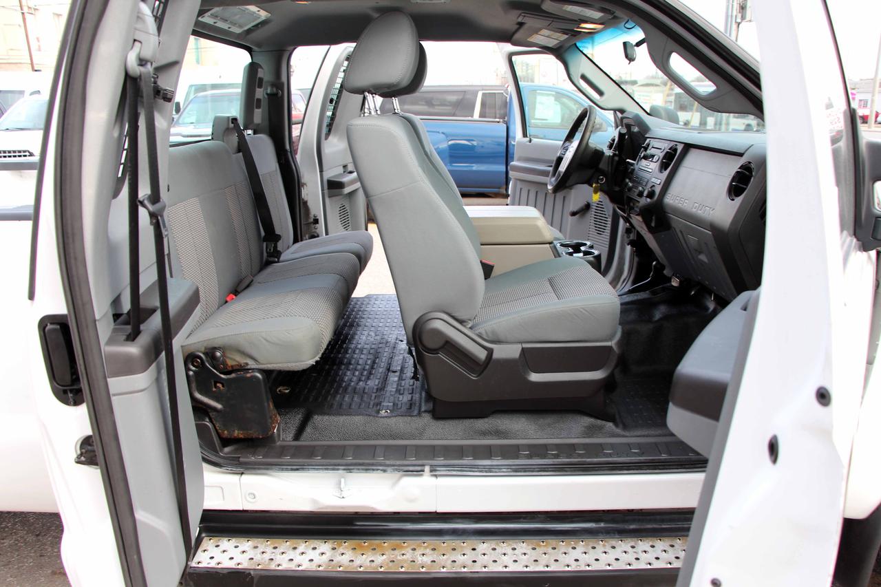 2014 Ford SUPER DUTY F-250 SRW XL 8FT Photo