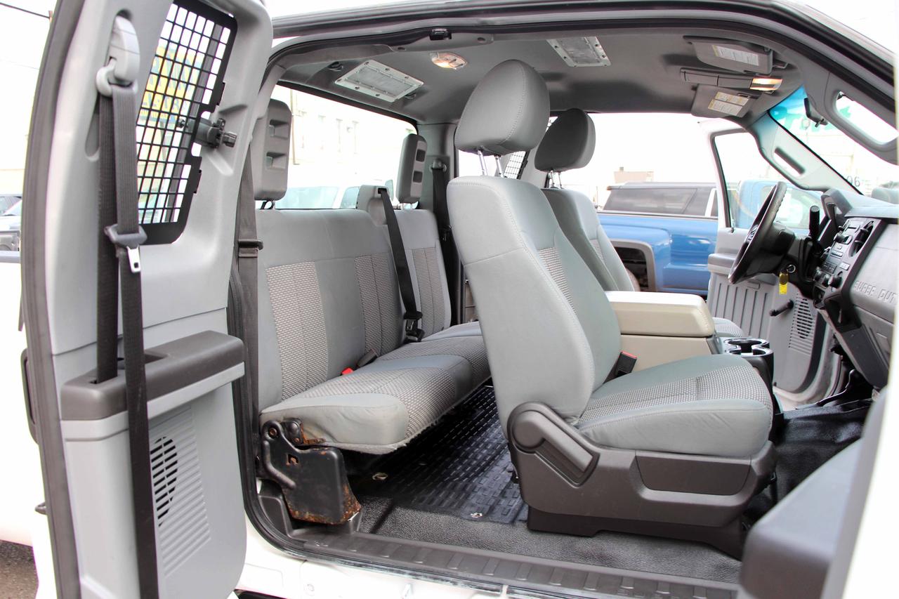 2014 Ford SUPER DUTY F-250 SRW XL 8FT Photo