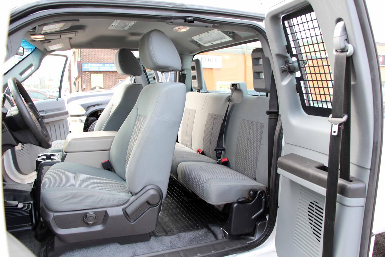 2014 Ford SUPER DUTY F-250 SRW XL 8FT Photo