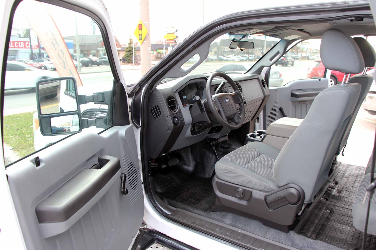 2014 Ford SUPER DUTY F-250 SRW XL 8FT Photo