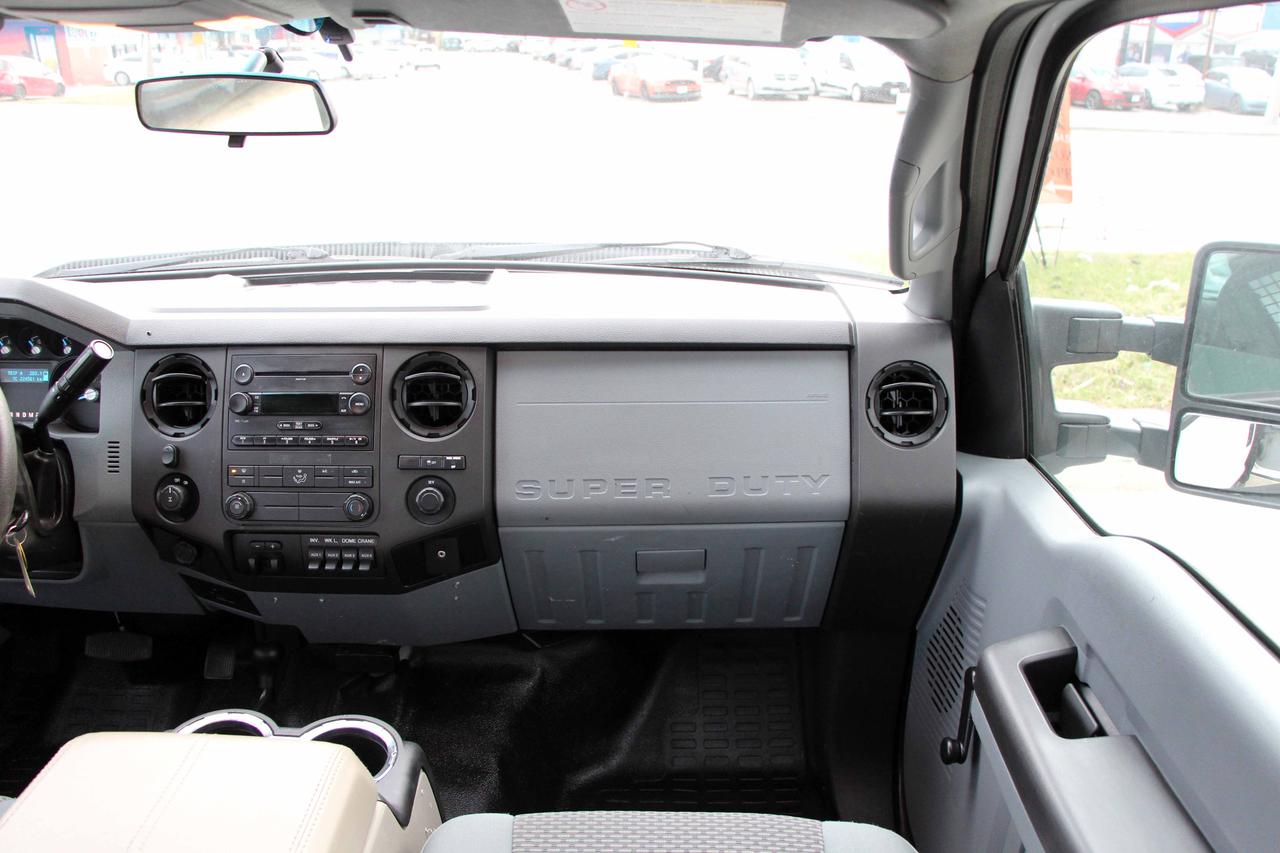 2014 Ford SUPER DUTY F-250 SRW XL 8FT Photo