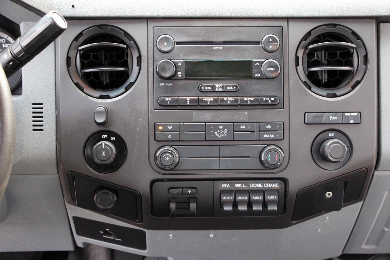 2014 Ford SUPER DUTY F-250 SRW XL 8FT Photo