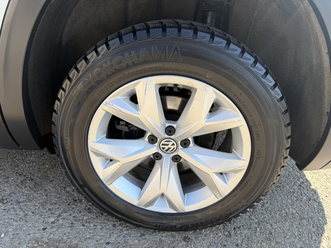2018 Volkswagen Atlas HIGHLINE | Two Sets Of Wheels Photo