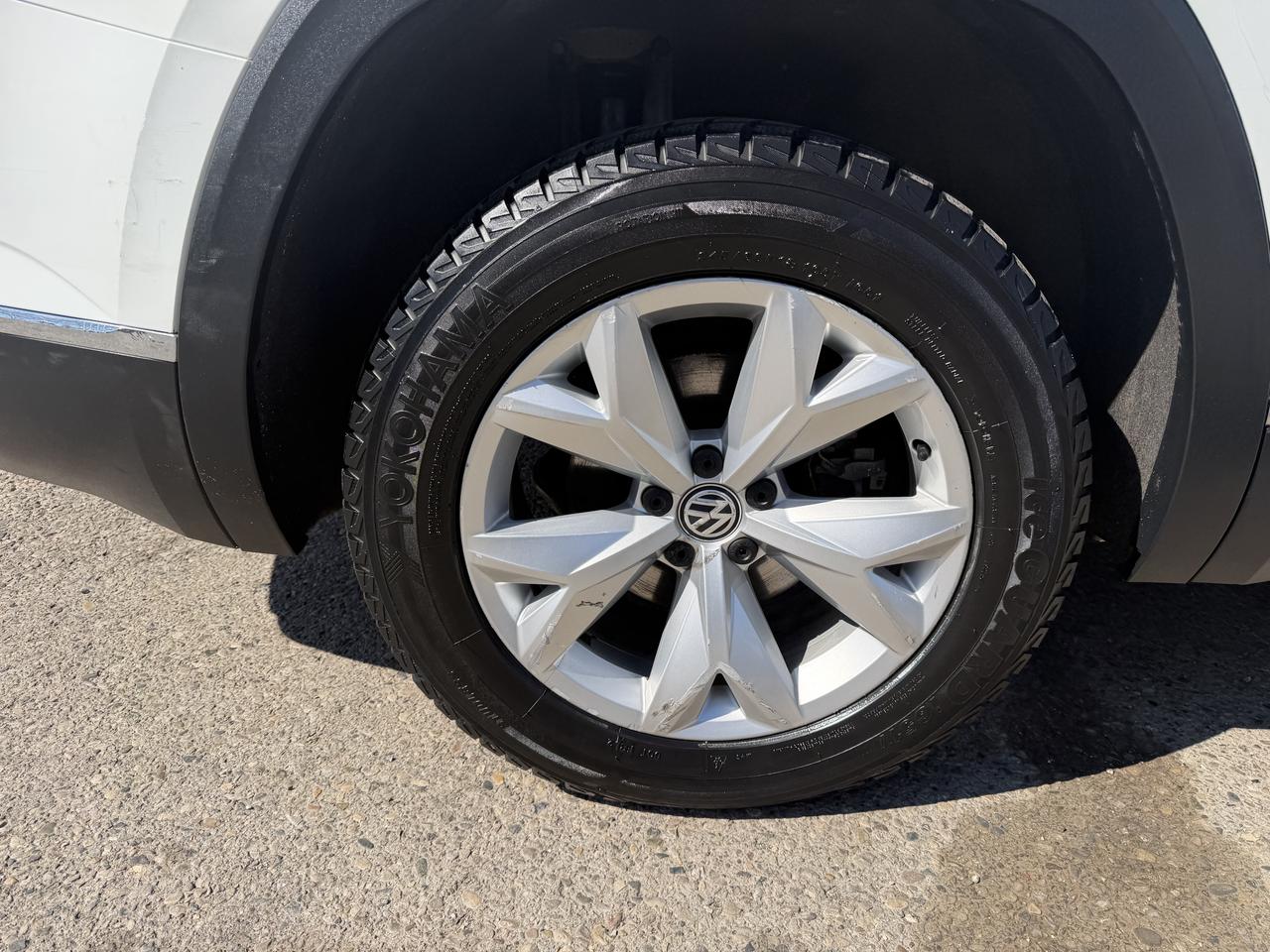 2018 Volkswagen Atlas HIGHLINE | Two Sets Of Wheels Photo
