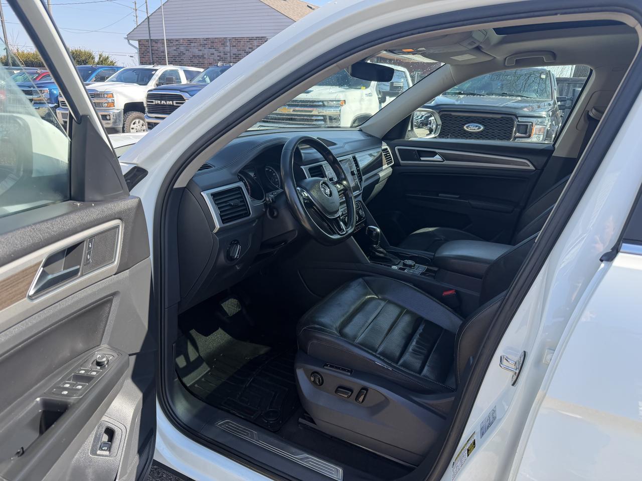 2018 Volkswagen Atlas HIGHLINE | Two Sets Of Wheels Photo