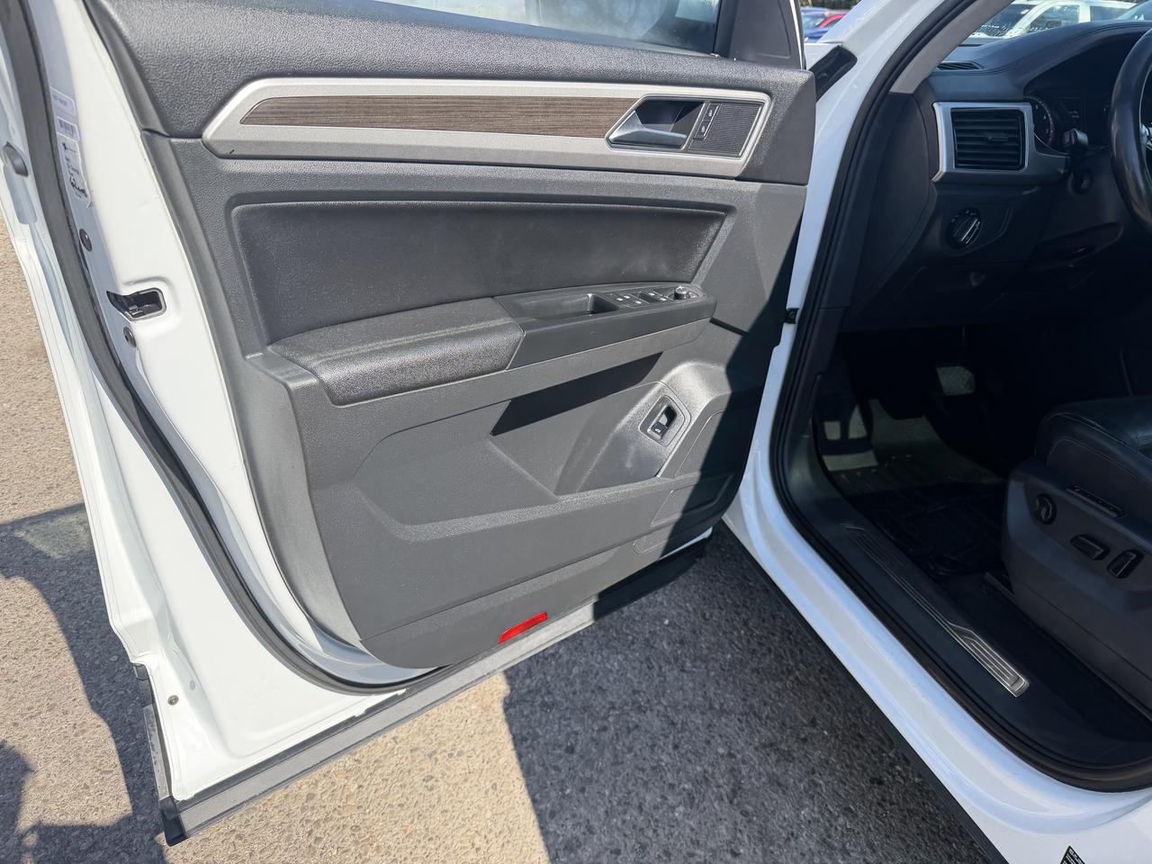 2018 Volkswagen Atlas HIGHLINE | Two Sets Of Wheels Photo