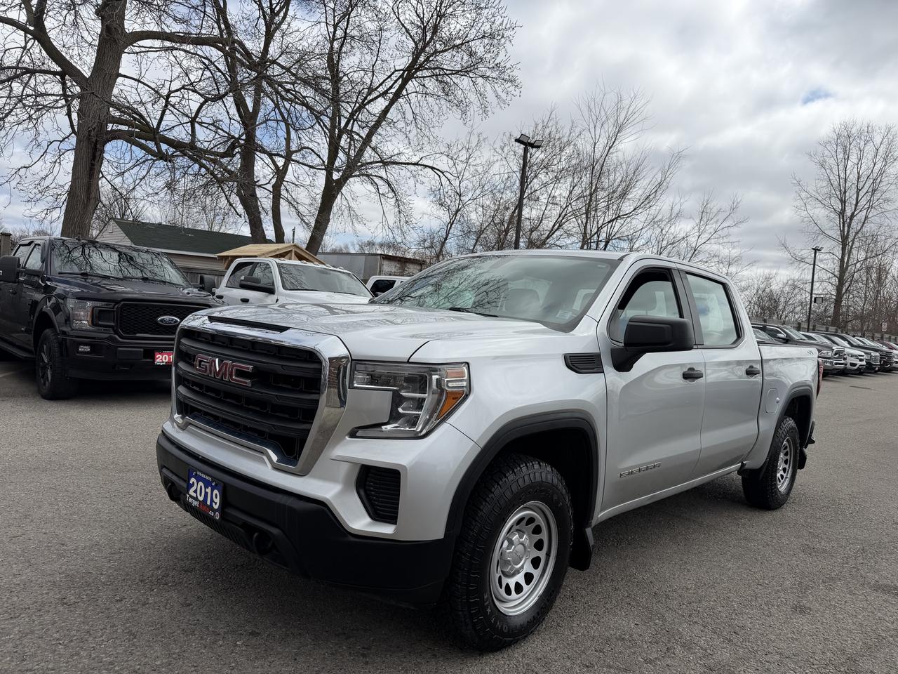 2019 GMC Sierra 1500 Crew Cab | Clean CARFAX Photo