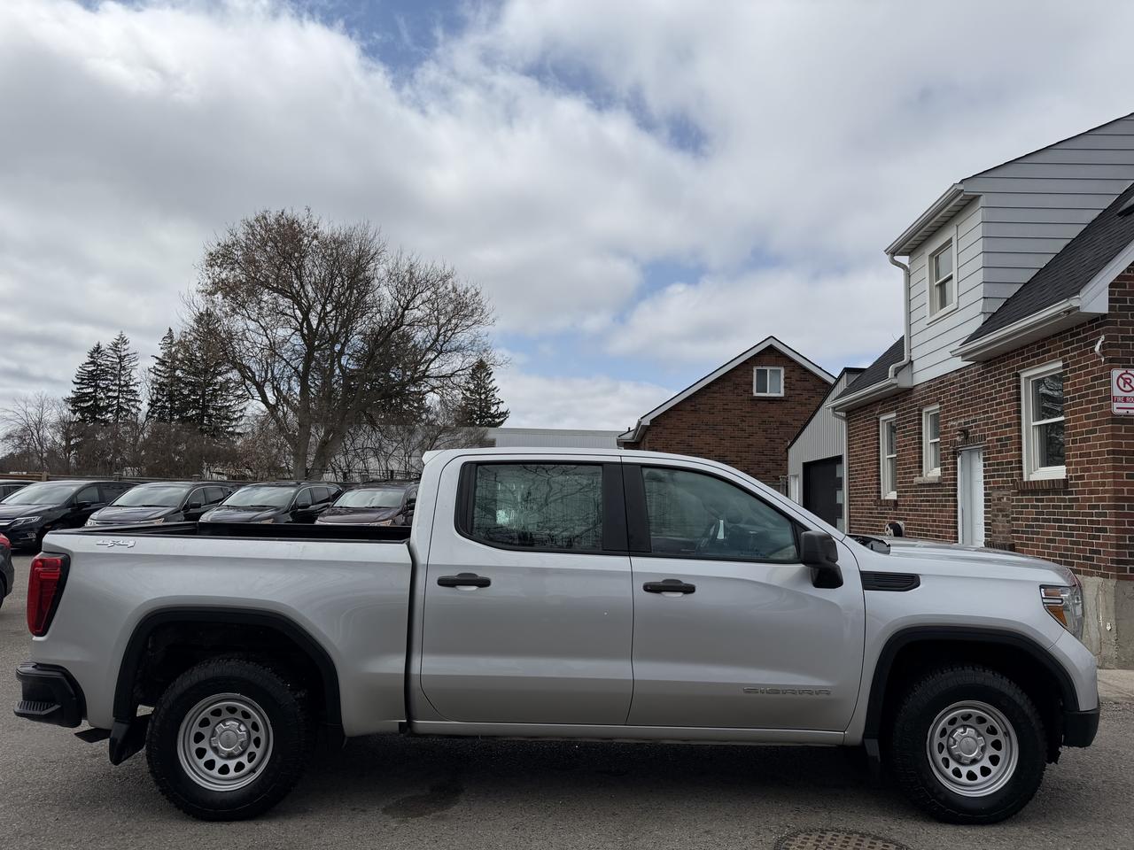 2019 GMC Sierra 1500 Crew Cab | Clean CARFAX Photo