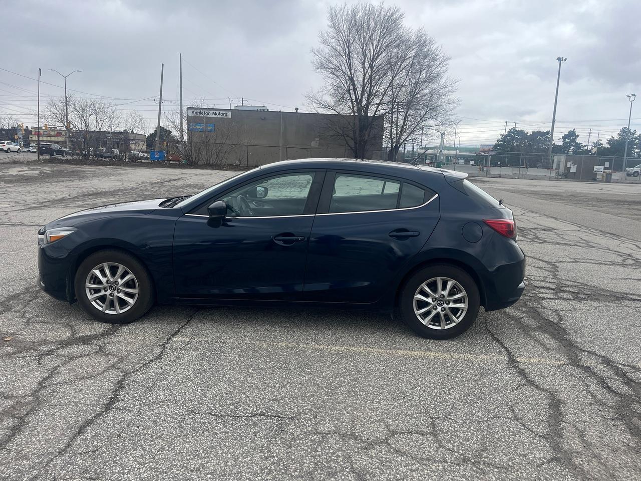 2018 Mazda MAZDA3 GS Photo