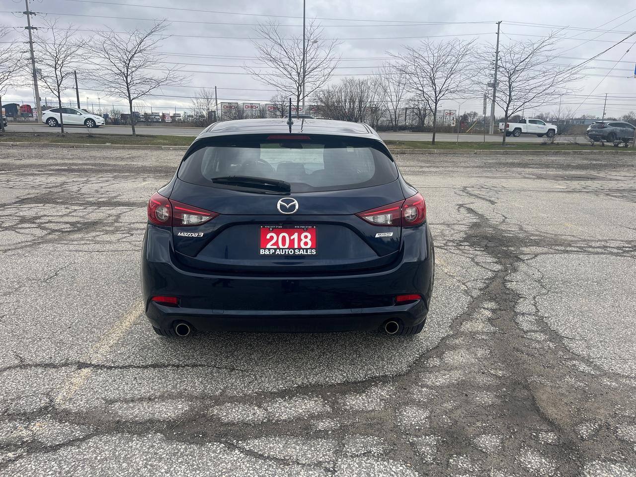 2018 Mazda MAZDA3 GS Photo