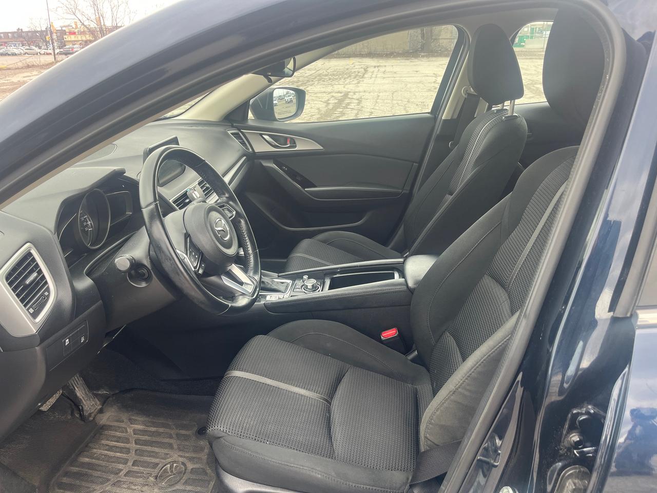 2018 Mazda MAZDA3 GS Photo